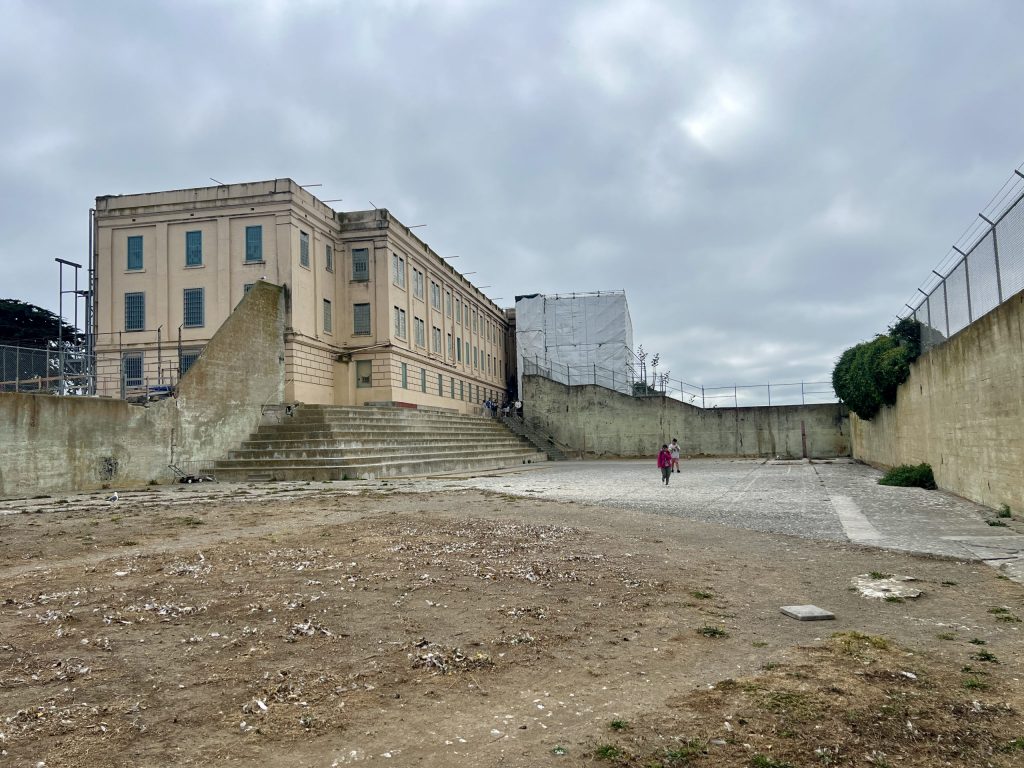 Alcatraz -  Gefangenenhof